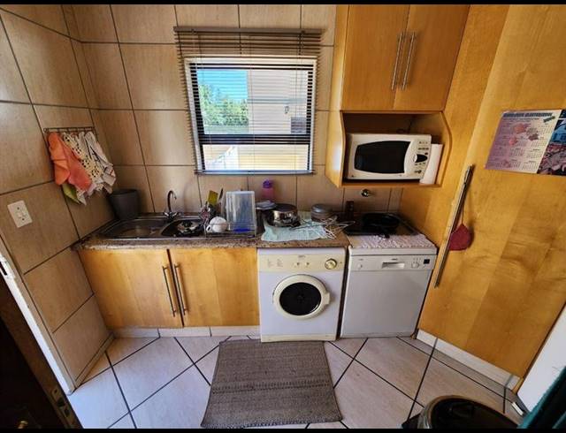 4 BEDROOM HOUSE FOR SALE IN VAN RIEBEECK PARK